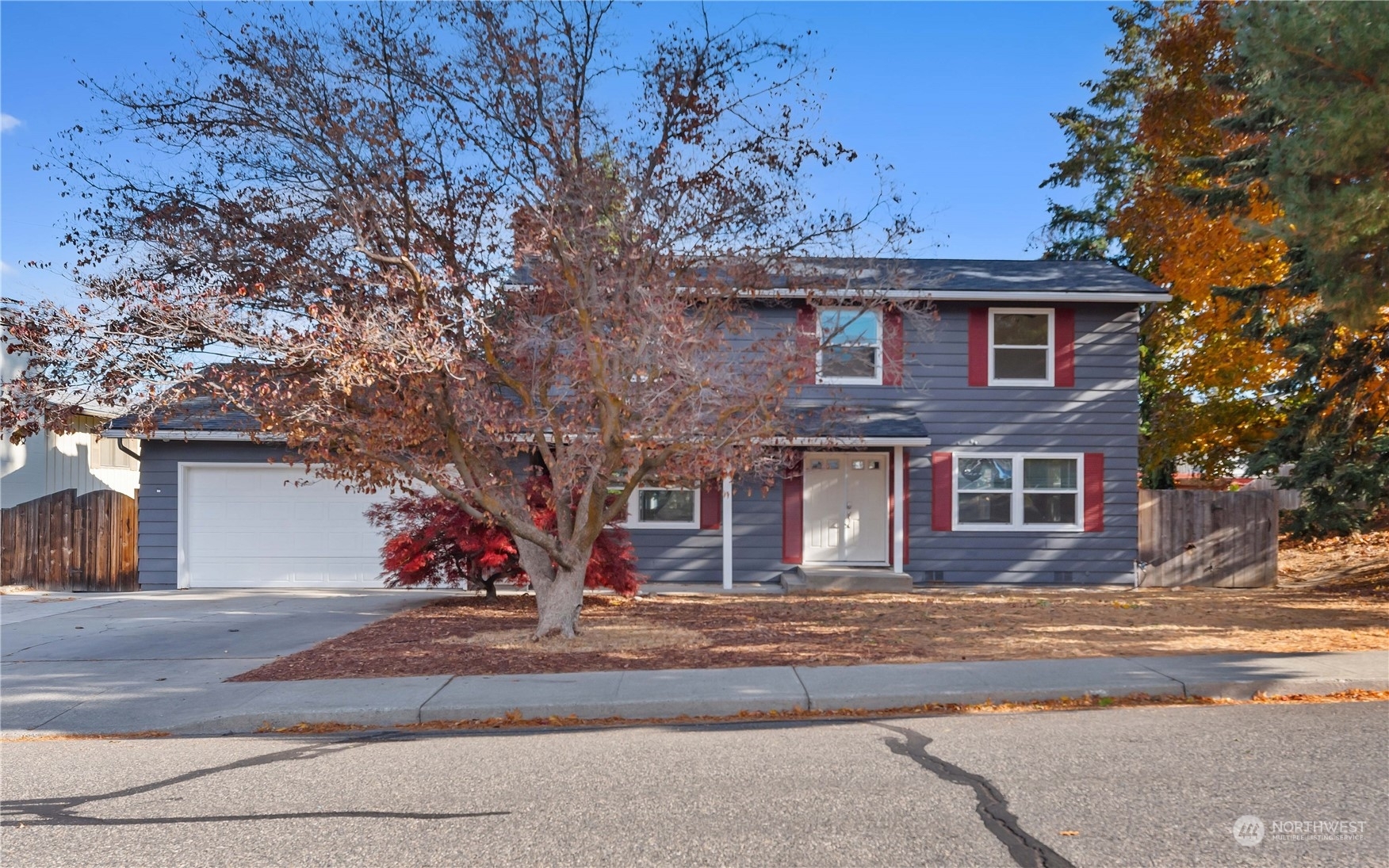 Property Photo:  21 N Elliott Avenue  WA 98801 