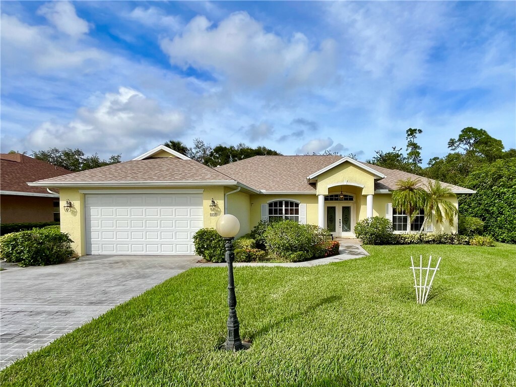 Property Photo:  850 41st Court  FL 32960 