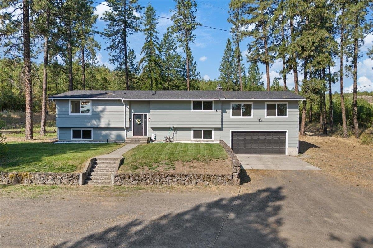 Property Photo:  9810 S Grove Rd  WA 99004 