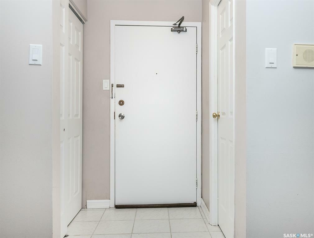 Property Photo:  451 Pendygrasse Road 203  SK S7M 5H3 