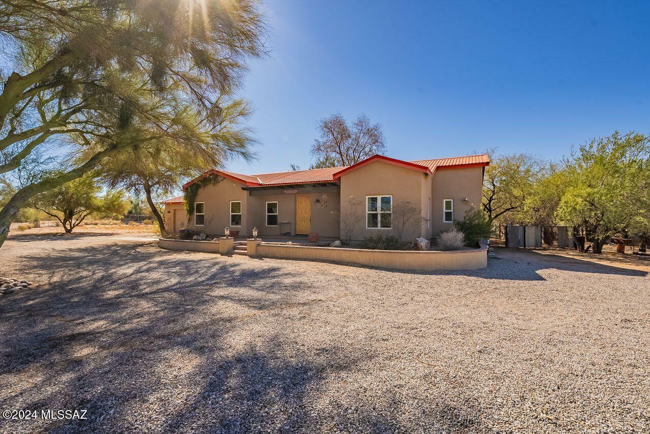 Property Photo:  7051 N Guthrie Road  AZ 85743 