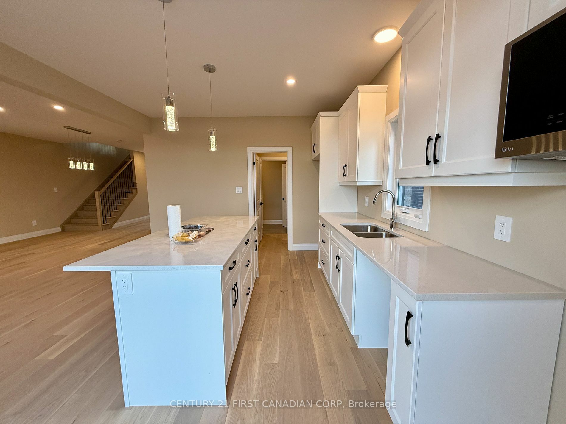 Property Photo:  1561 Wright Cres  ON N6G 5B6 