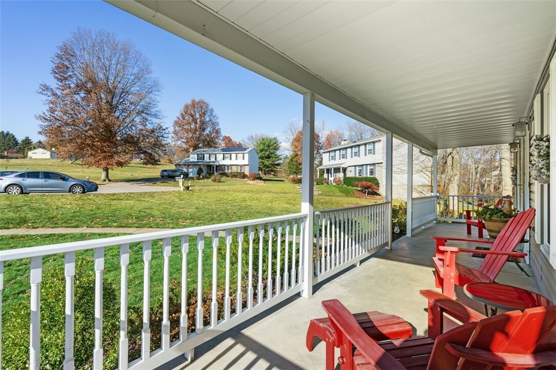 Property Photo:  284 Kettering Cir  PA 15044 