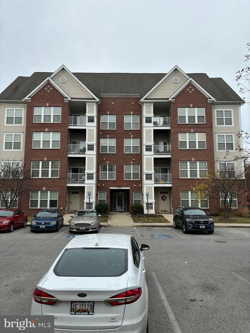 Property Photo:  2801 Forest Run Drive 1-204  MD 20747 
