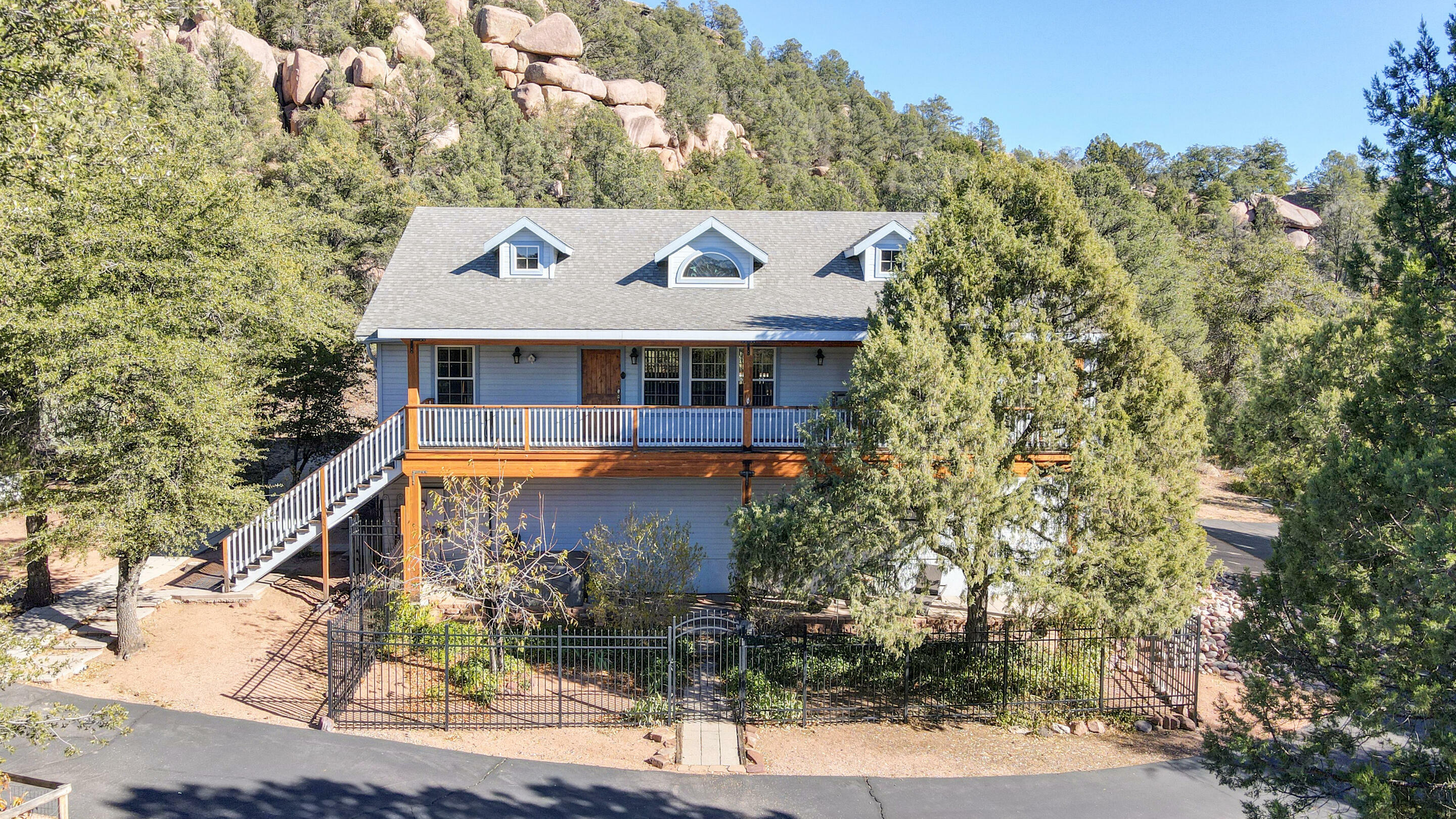 Property Photo:  1042 W Bridle Path Lane  AZ 85541 