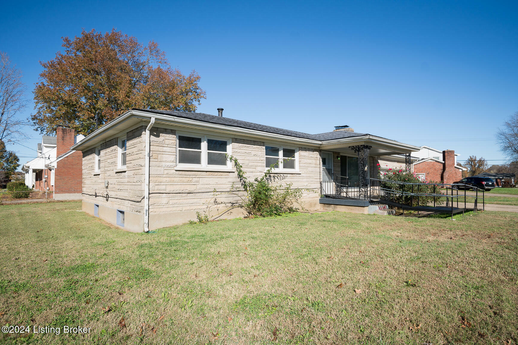 Property Photo:  10902 Blaze Way  KY 40272 