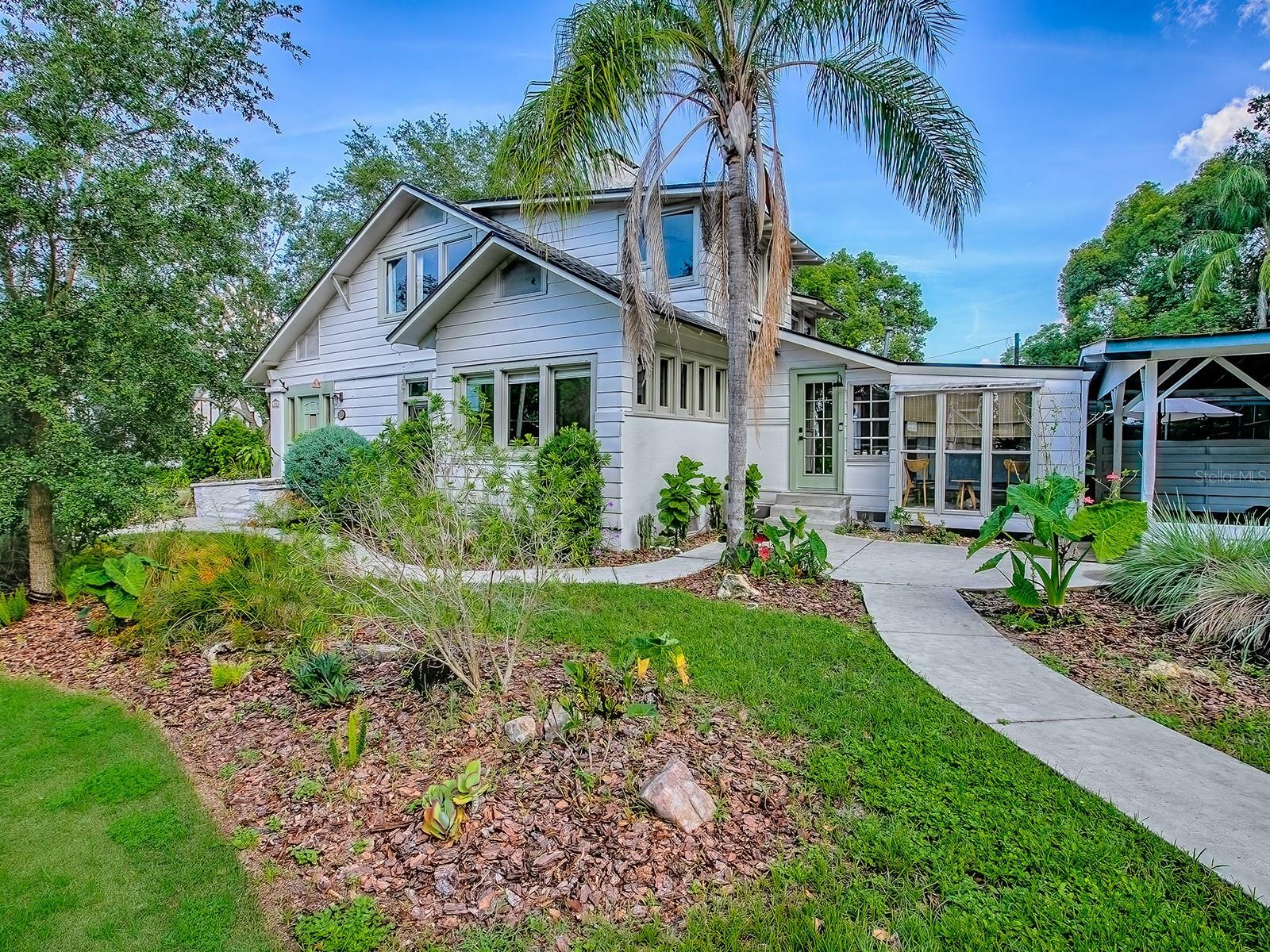 Property Photo: 351 W 10th Avenue FL 32757
