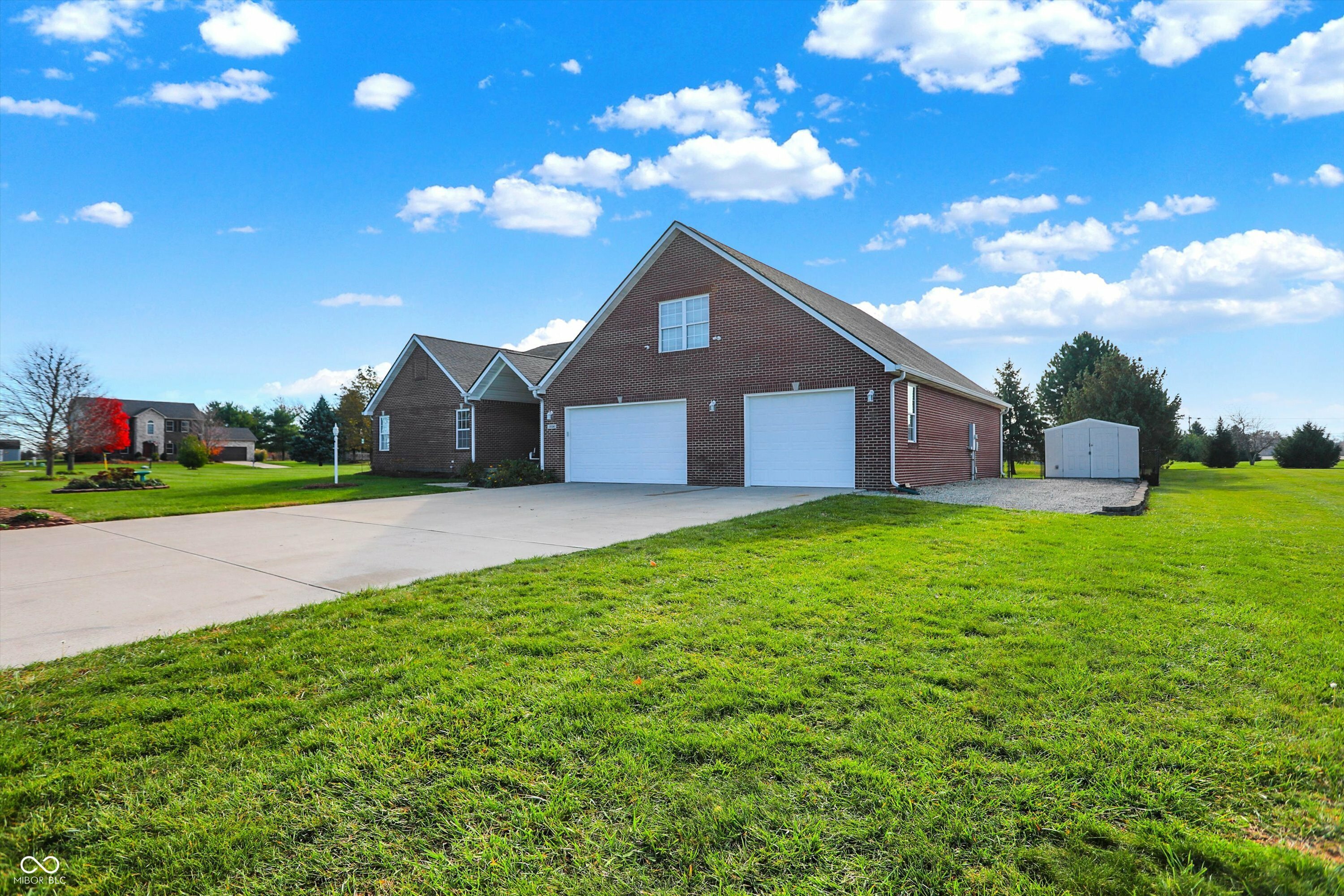 Property Photo:  8134 N Mount Vernon Way  IN 46040 