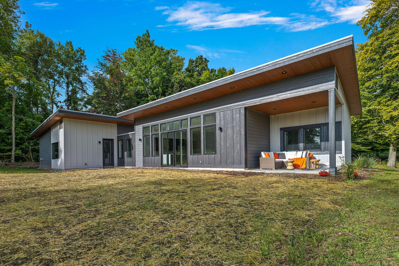 Property Photo: 9122 Lakewood Trail MI 49103
