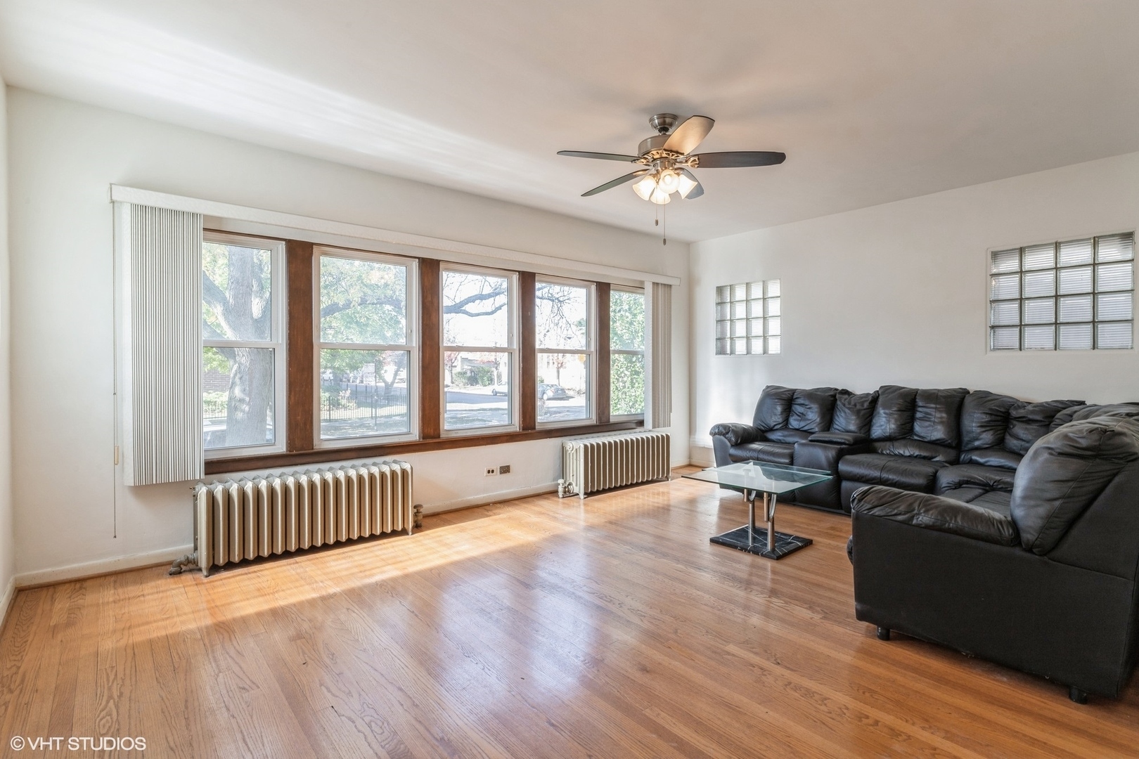 Property Photo:  5055 N Kostner Avenue  IL 60630 