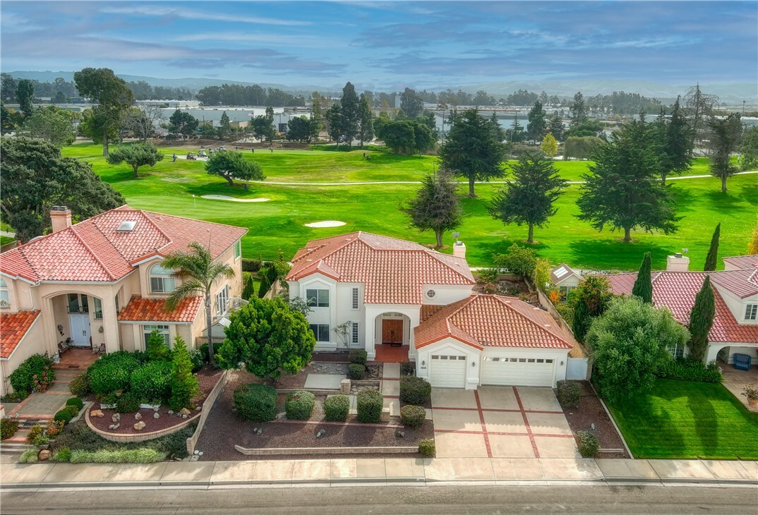 Property Photo:  1008 Fairway Vista Drive  CA 93455 