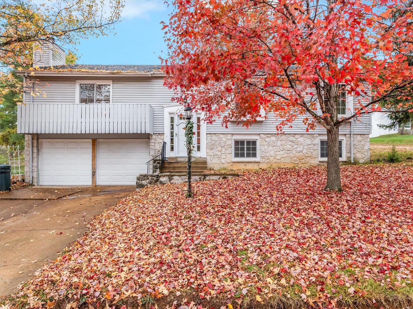 Property Photo: 901 La Bonne Parkway MO 63021