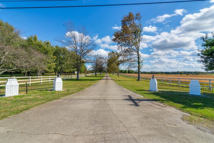 Property Photo:  3124 Highway 231 North N  TN 37160