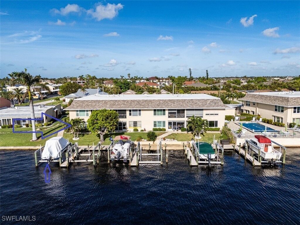 Property Photo:  4231 SE 19th Place 1J  FL 33904 