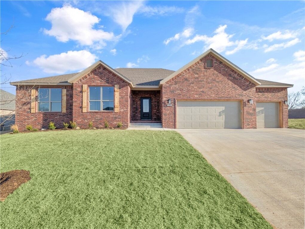 Property Photo:  7932 Teton Trail Avenue  AR 72762 