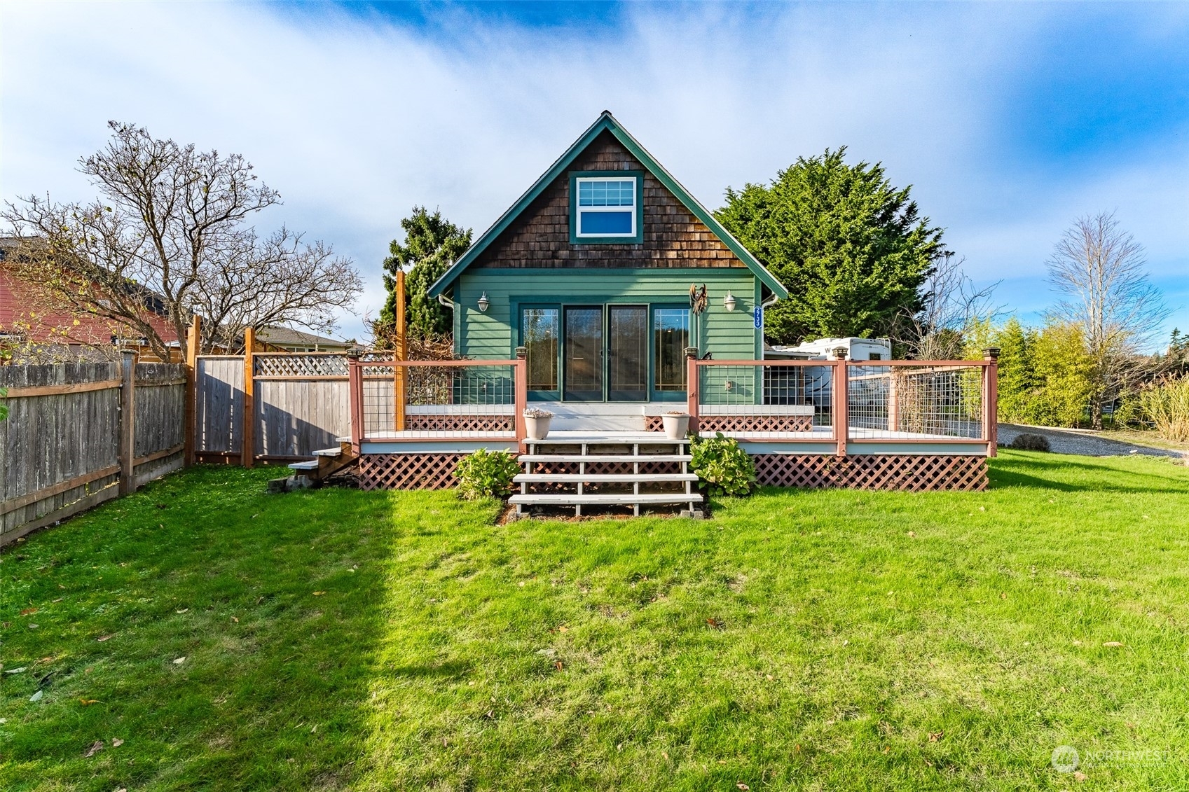 Property Photo:  2733 McKenzie Avenue  WA 98225 