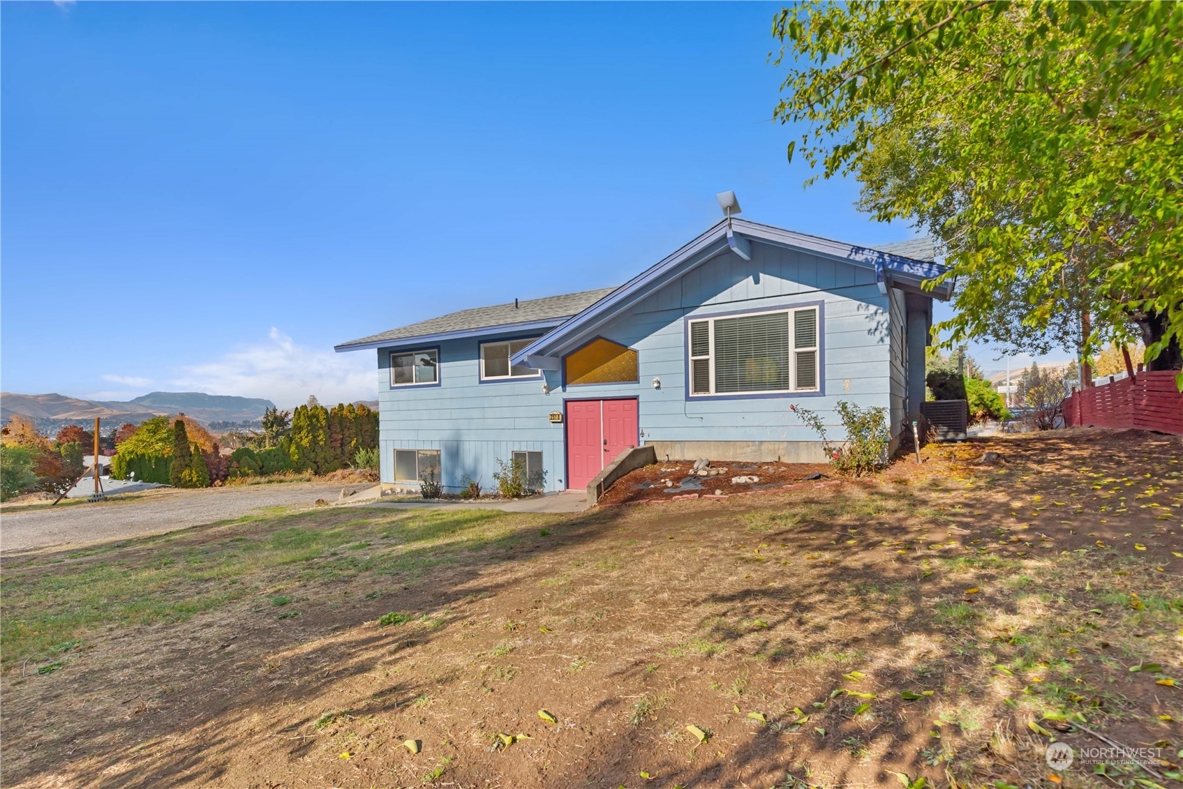 Property Photo:  2518 Sunset Highway  WA 98802 