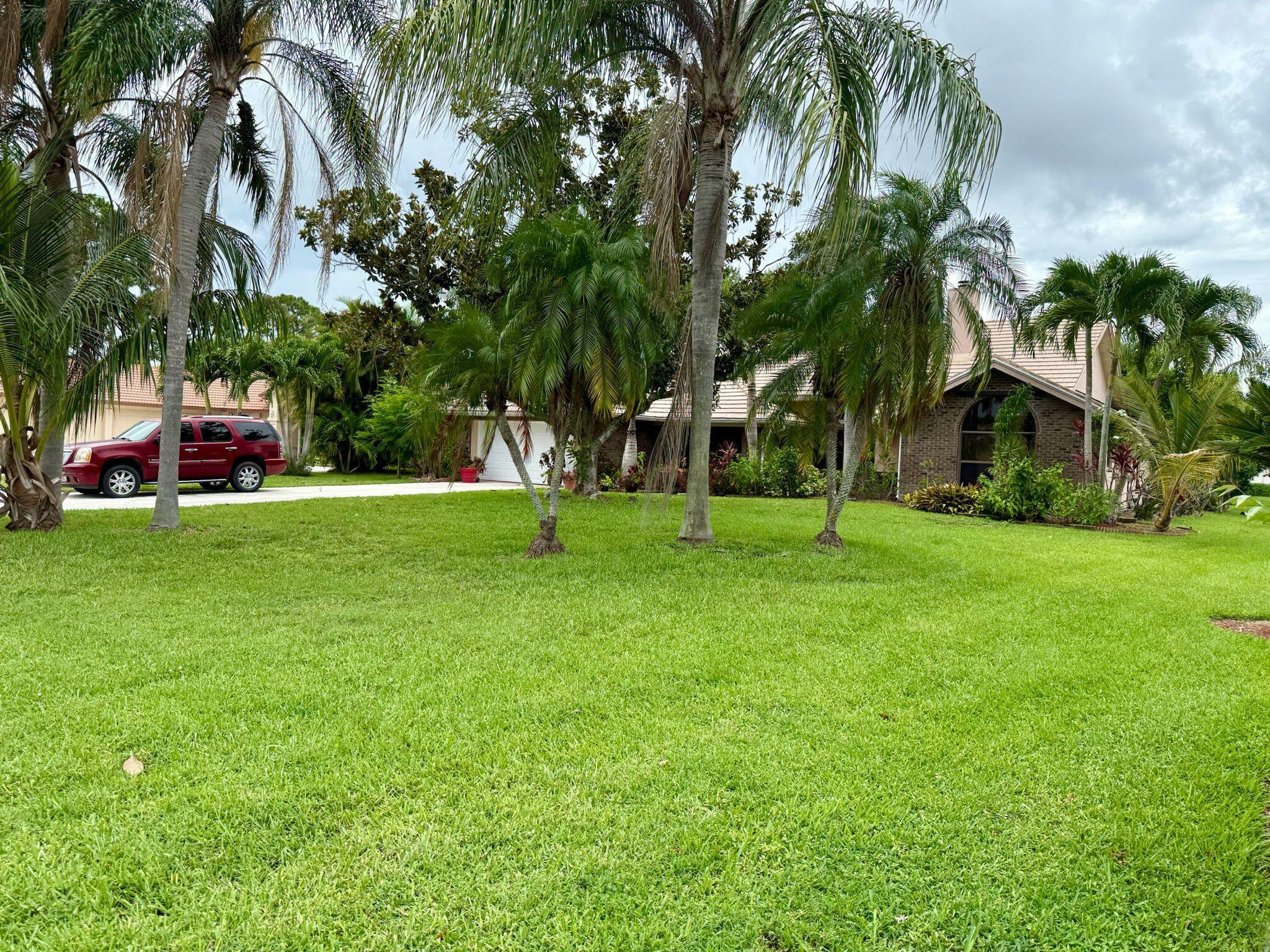 Property Photo: 1138 SW Greenbriar Cove FL 34986