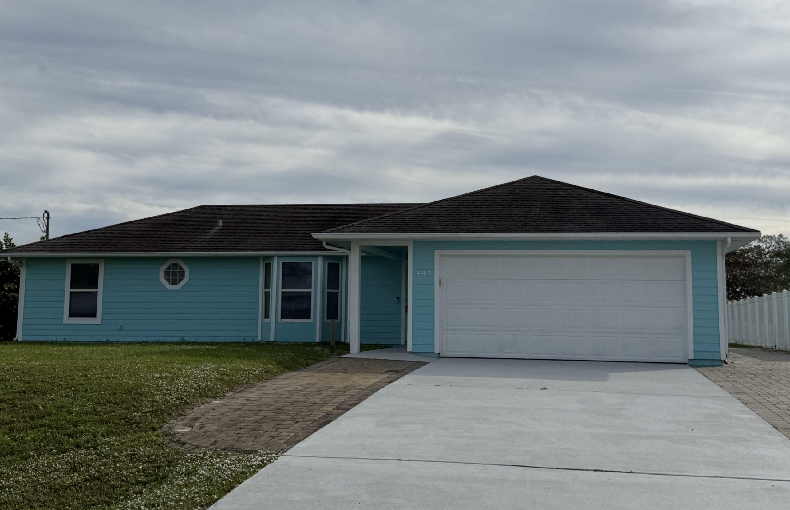 Property Photo:  442 SW Jeanne Avenue  FL 34953 