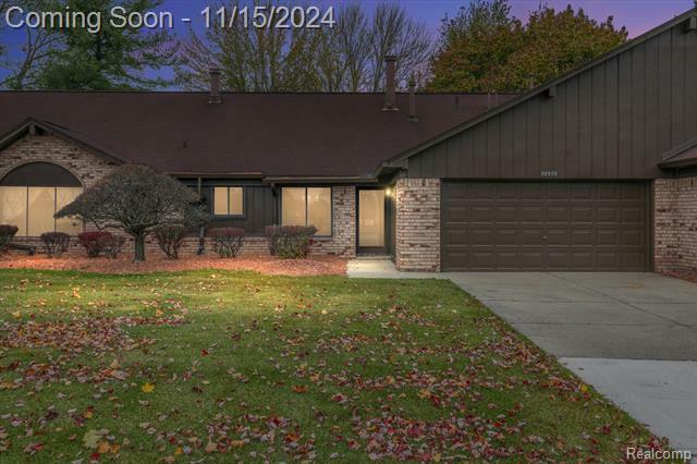 Property Photo:  38533 Palm Meadow Drive  MI 48036 