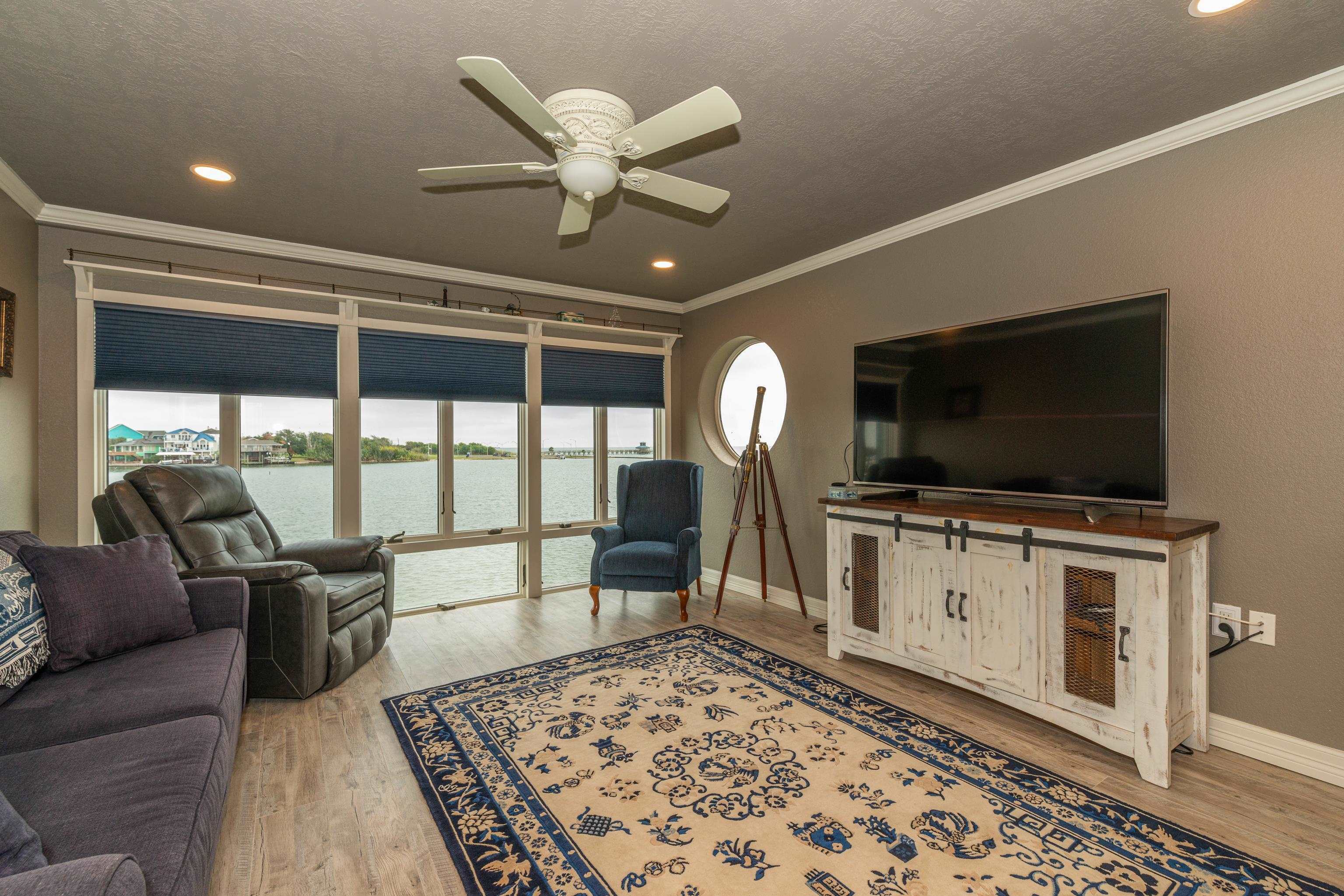 Property Photo:  580 Pleasure Island  TX 77640 