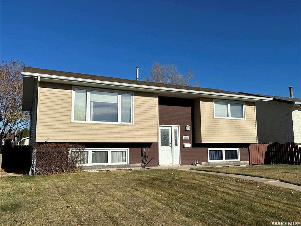 1326 Glendale Street  Moose Jaw SK S6H 6Y9 photo