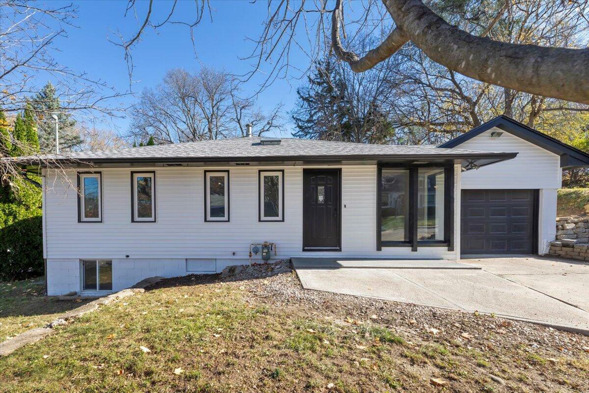 Property Photo:  445 Midland Drive  IA 51503 