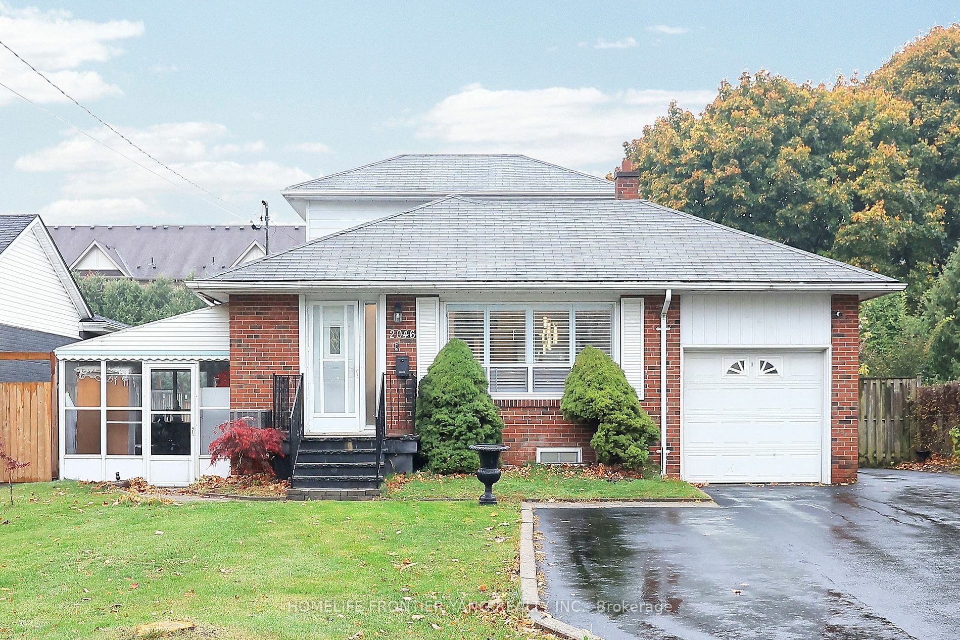 2046 Munden Rd  Mississauga ON L5A 2P8 photo