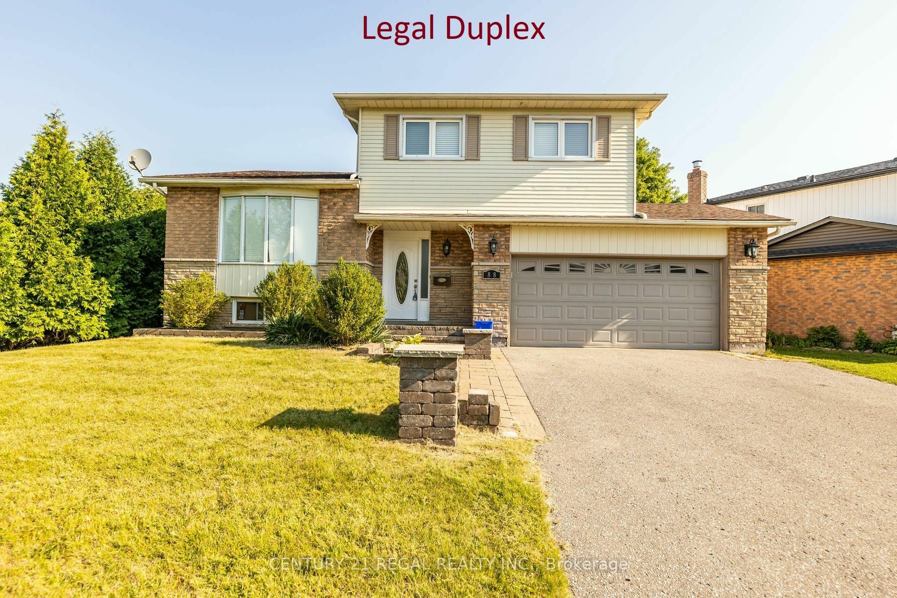 88 Overbank Dr  Oshawa ON L1J 7Y7 photo