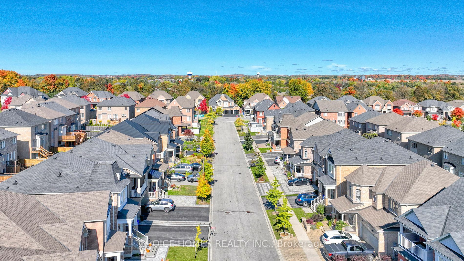 Photo de la propriété:  114 Greenforest Grve  ON L4A 1S7 