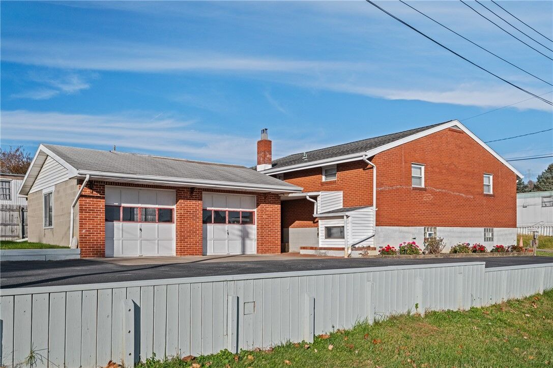 Property Photo:  111 Kelly Way  PA 15024 