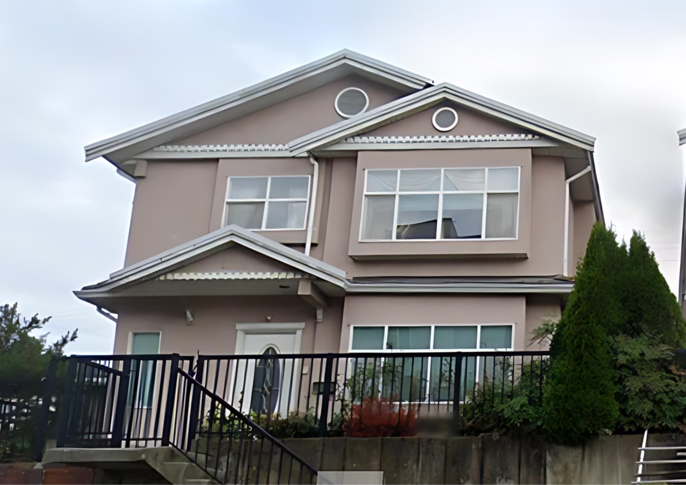 Property Photo: 2361 Kingsway BC V5R 5G8