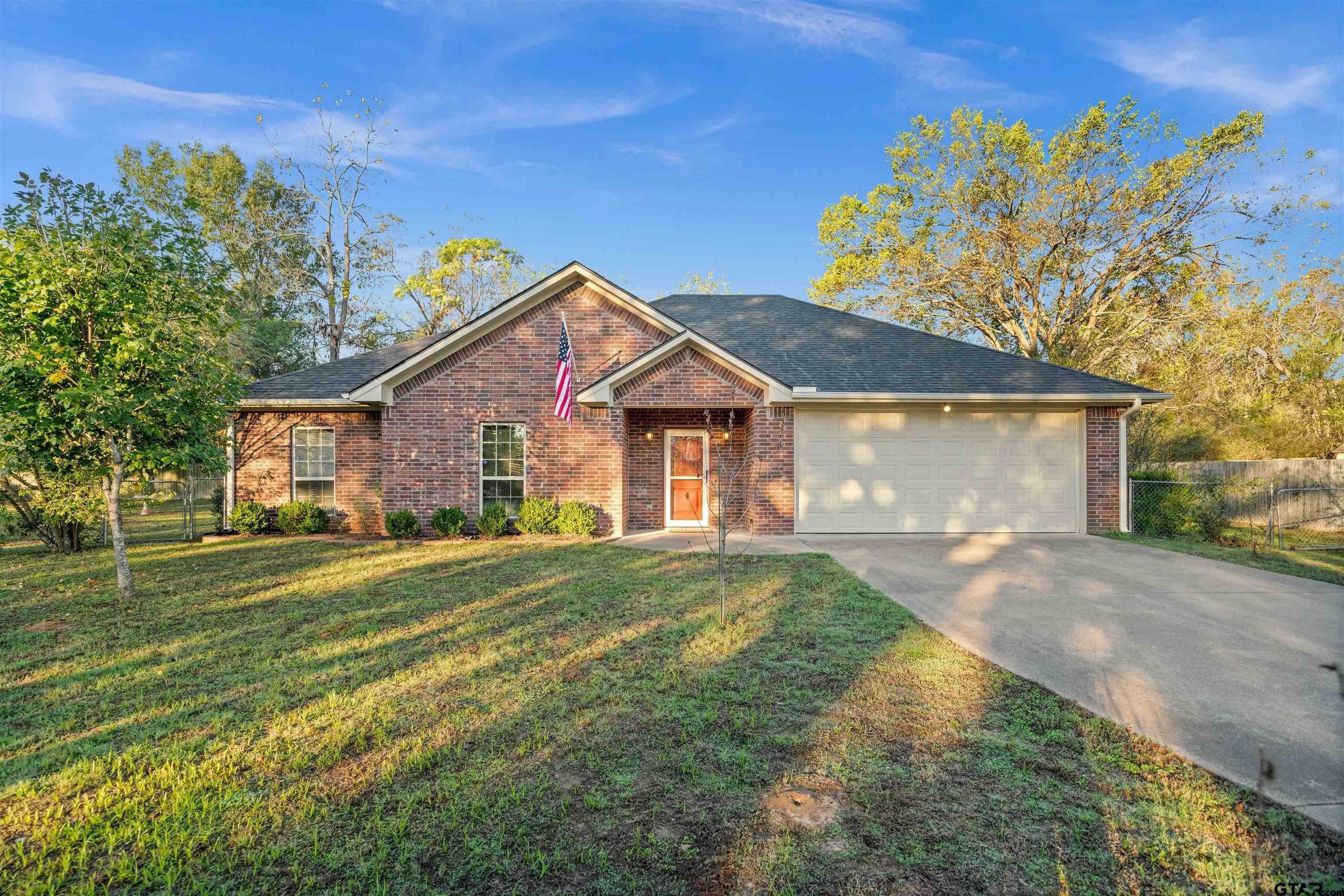 Property Photo: 619 Jack Dr TX 75771