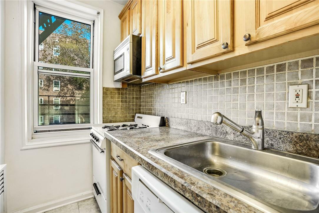 Property Photo: 1304 Midland Avenue A35 NY 10704