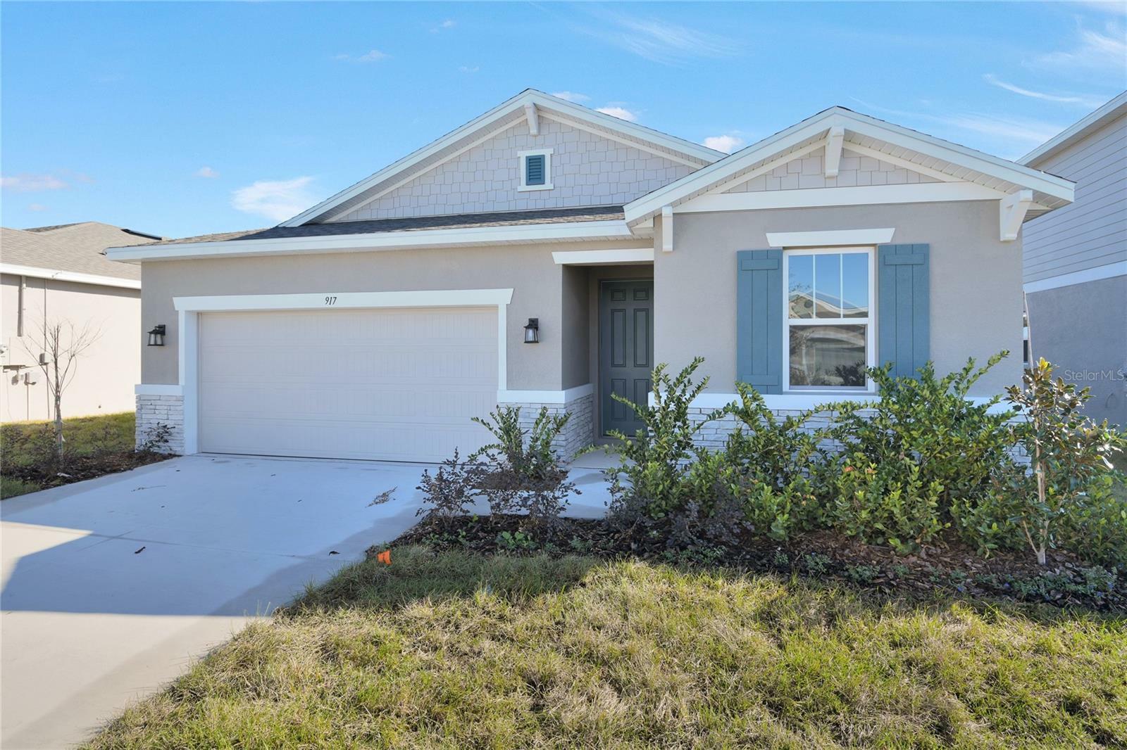 Property Photo: 917 Heirloom Drive FL 33844