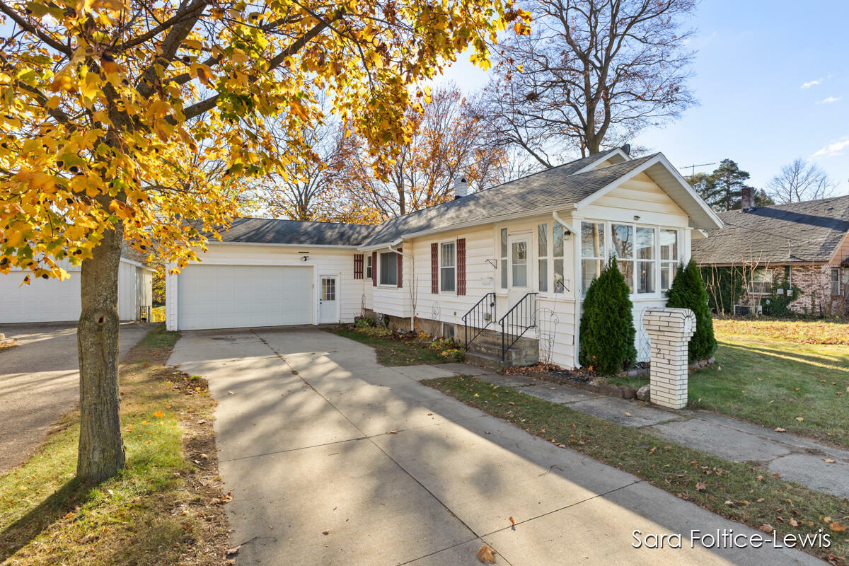 Property Photo:  213 W Sycamore Street  MI 49348 