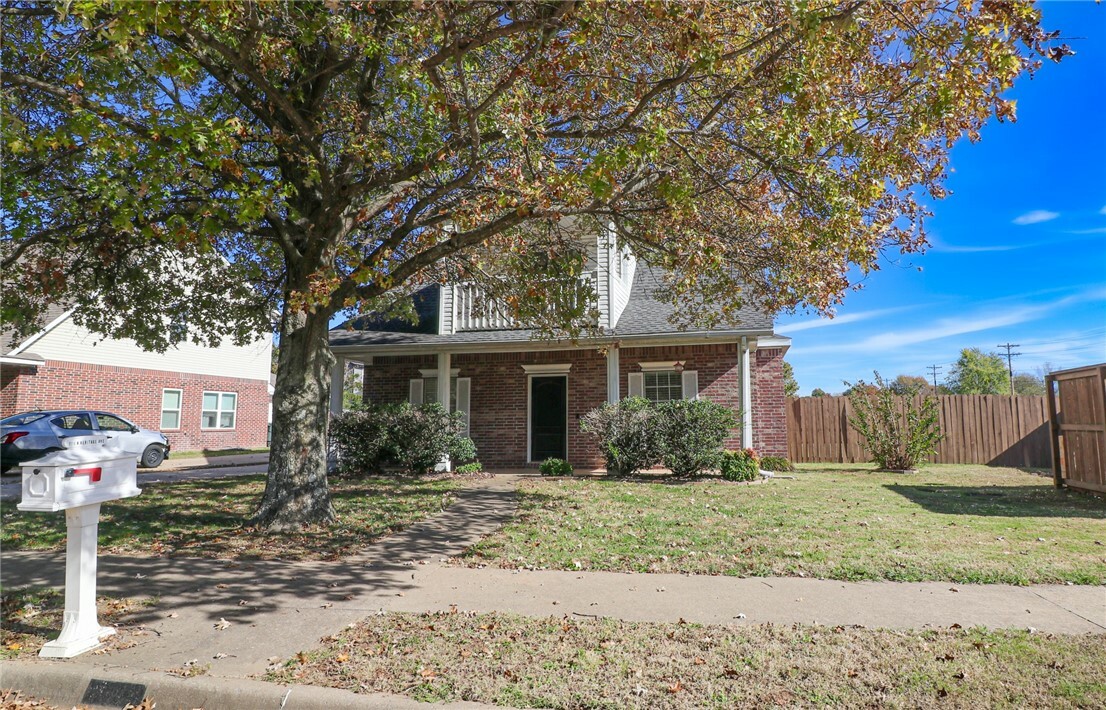 1118 N Heritage Avenue  Fayetteville AR 72704 photo