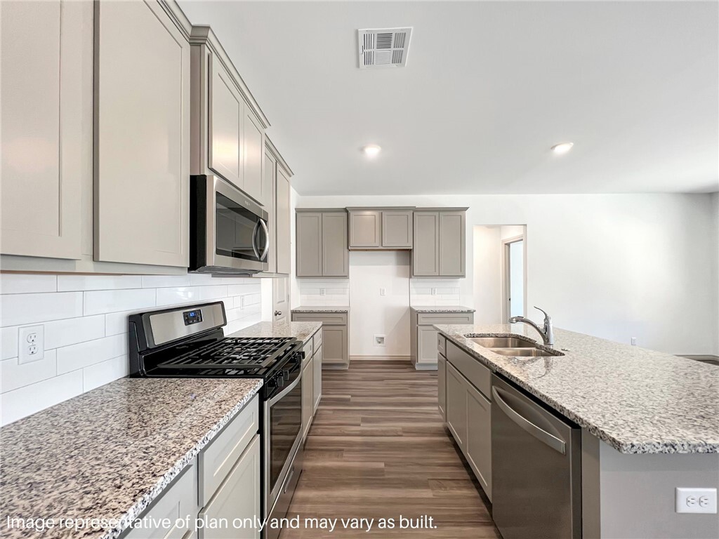 Property Photo: 940 Red Cedar Place AR 72756