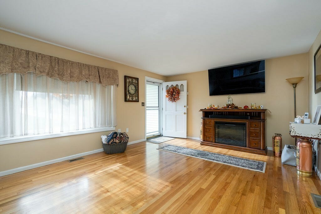 Property Photo:  92 Merrimack Meadow Lane 93  MA 01876 