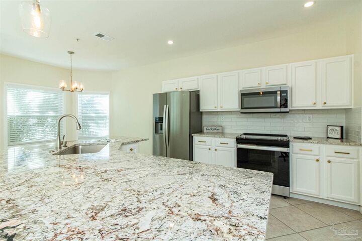 Property Photo: 212 Harbor Blvd 102 FL 32541