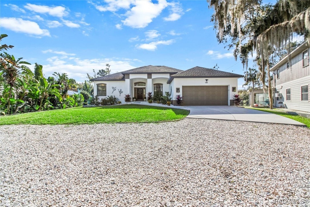Property Photo: 1055 N Crescent Drive FL 34429