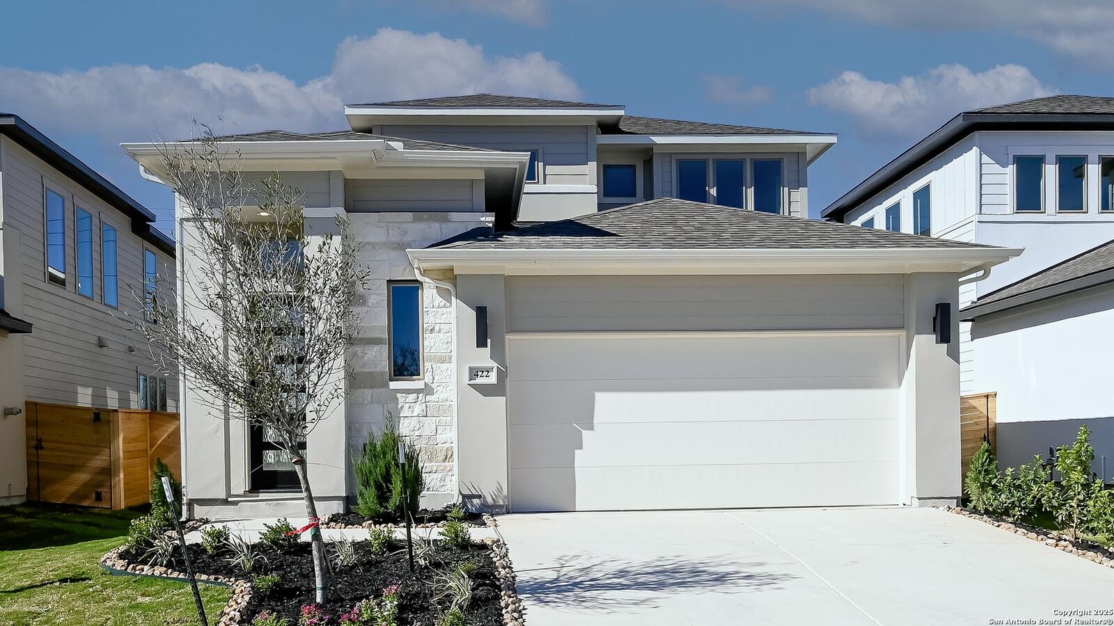 Property Photo:  422 Alexander Avenue  TX 78130 