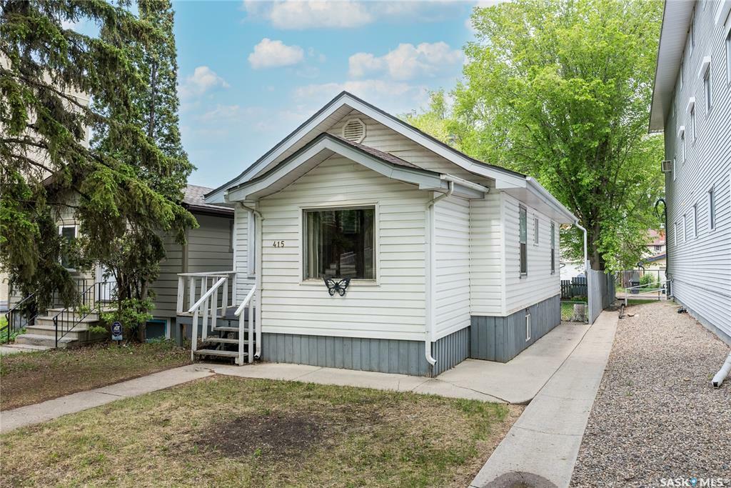 Property Photo:  415 Main Street E  SK S7N 0B9 