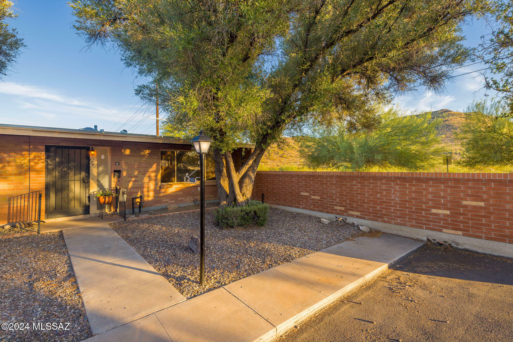 Property Photo:  1942 W Anklam Road  AZ 85745 