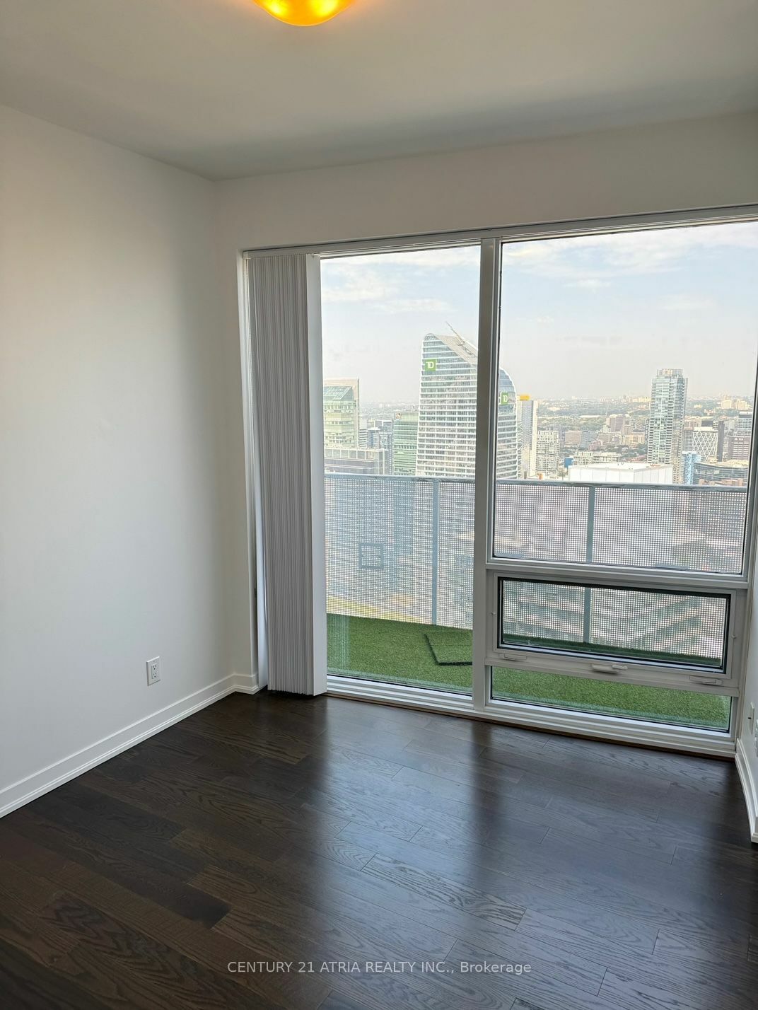 Property Photo:  100 Harbour St 6604  ON M5J 0B5 