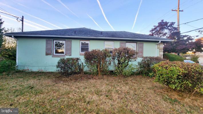 Property Photo:  1036 E Mount Pleasant Avenue 1038  PA 19150 