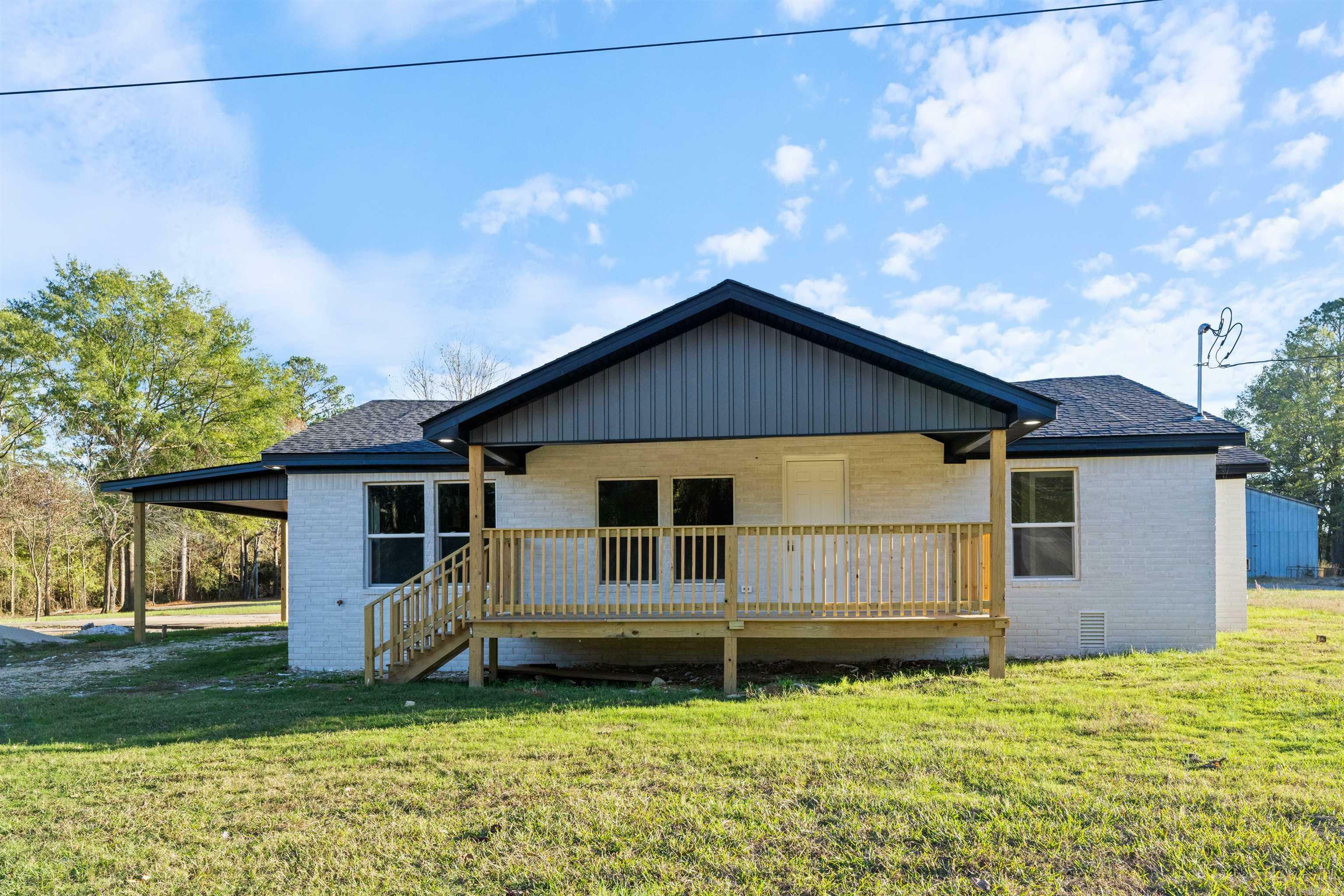 Property Photo:  1533 Shoemaker Road  AR 72150 