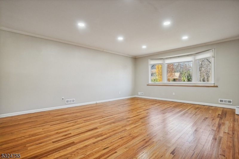 Property Photo:  22 Porter Pl  NJ 07974 