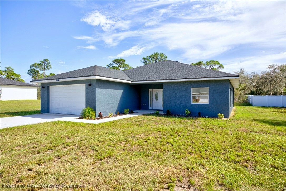 Property Photo:  3330 Albatross Avenue  FL 33875 