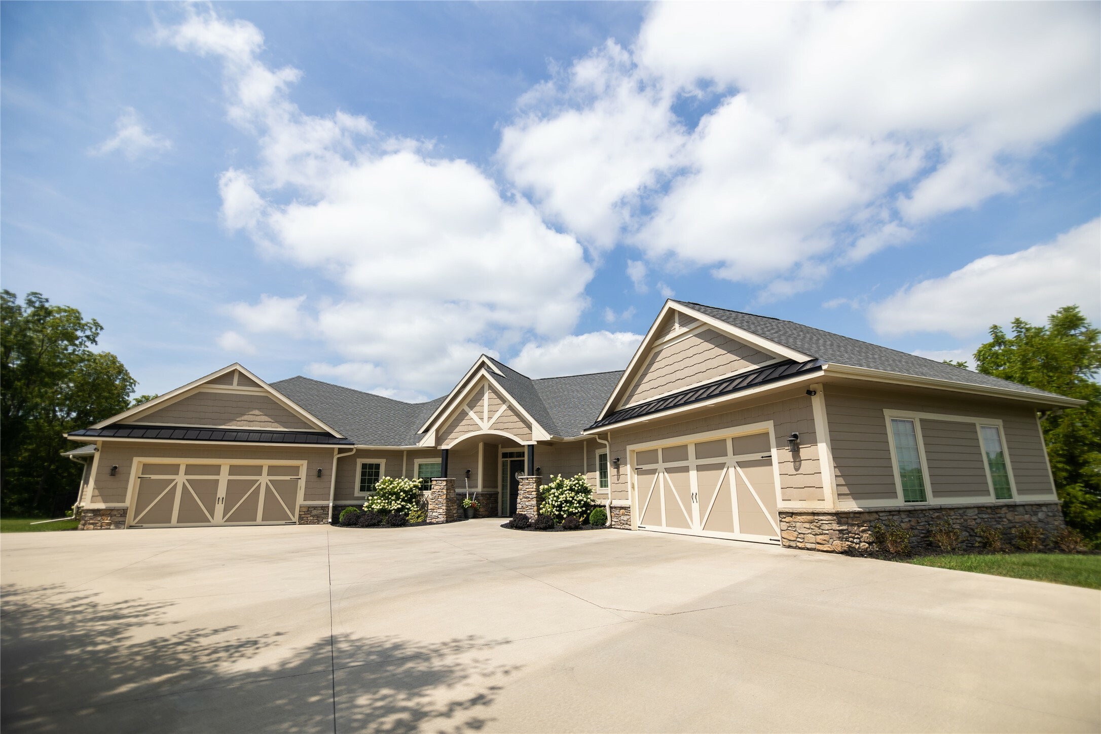 Property Photo:  1100 S Warrior Lane  IA 50263 